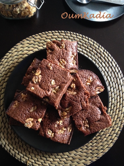 BROWNIES NOIX & PÉPITES DE CHOCOLAT