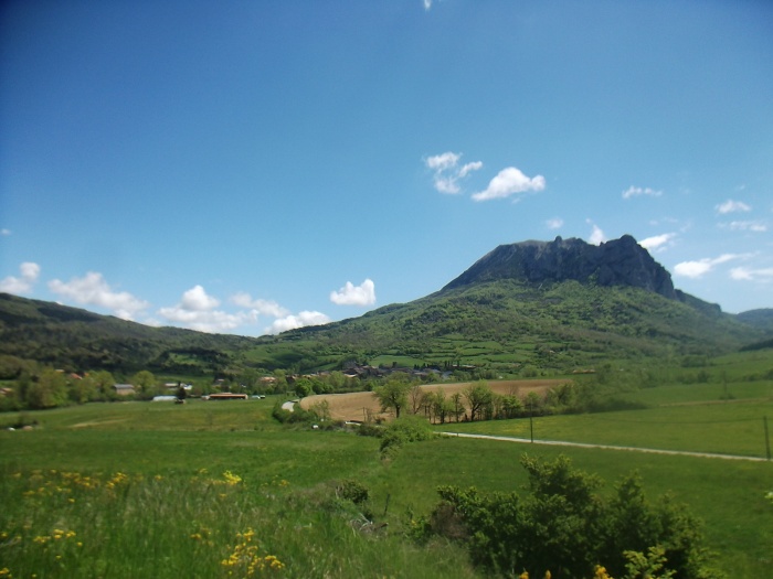 Bugarach, un bien joli endroit pour passer vie à trépas...