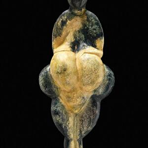 Venus de Lespugue - gravittien entre 28000-19000 bc - vue de dos