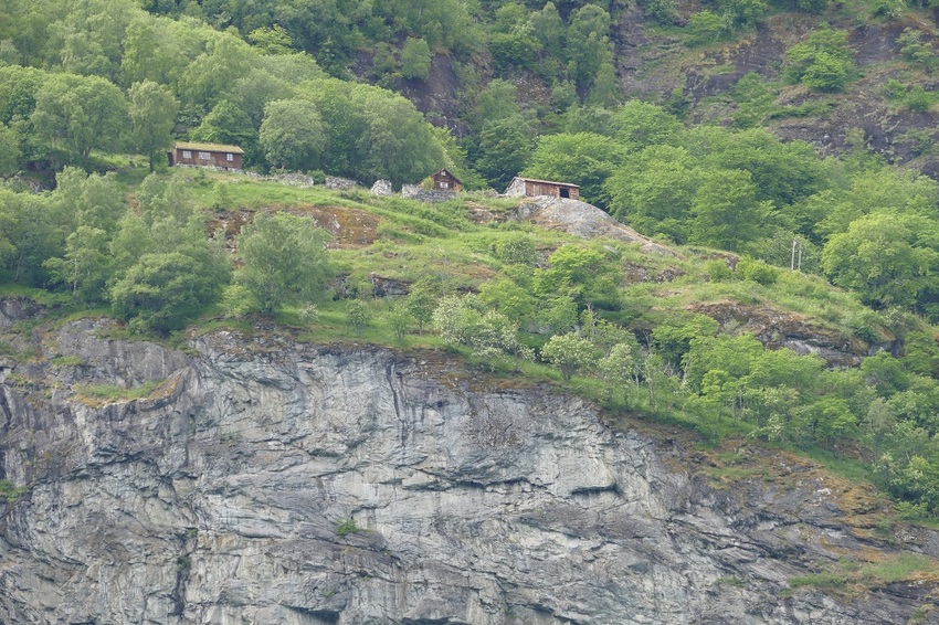 DE GROTLI A GEIRANGER.