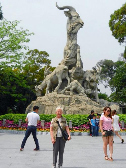 PARC DES CHEVRES ET DES ORCHIDEES A GUANGZHOU AVEC QING ET RENE