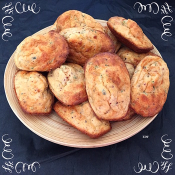 Madeleines salées aux herbes et moutarde de cassis.