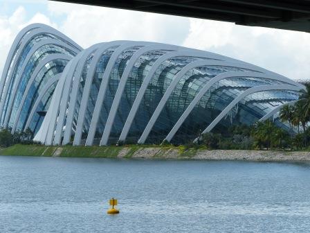 singapour - achitecture moderniste et nature domestiquée