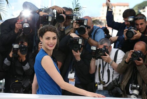 Cannes 2013 - Bérénice Bejo : Sa coiffure couronne lors du photocall du film Le Passé