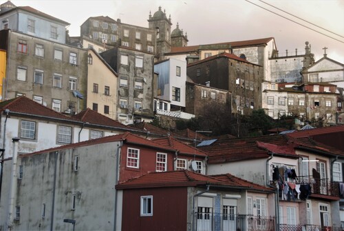 Autour du pont d'Arrabida à Porto (Portugal)