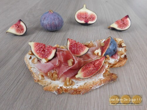 Tartines aux figues, noix et jambon de parme 