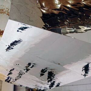 Junya Ishigami - 'Balloon' (visuel au sol, reflet sur le miroir, plafond)