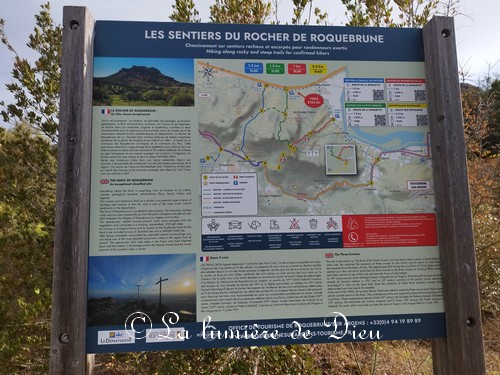 Roquebrune-sur-Argens, le rocher de Roquebrune (Les trois croix, grotte de l'ermite, le saint trou)