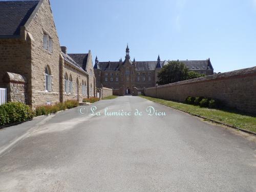 Plouharnel, l'abbaye Saint Michel de Kergonan