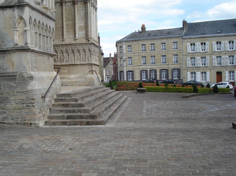 Sérénité cathédrale Saint-Ome.