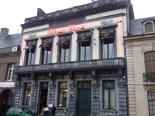 Autour du beffroi et de la Bourse de Namur en Belzique (photos)