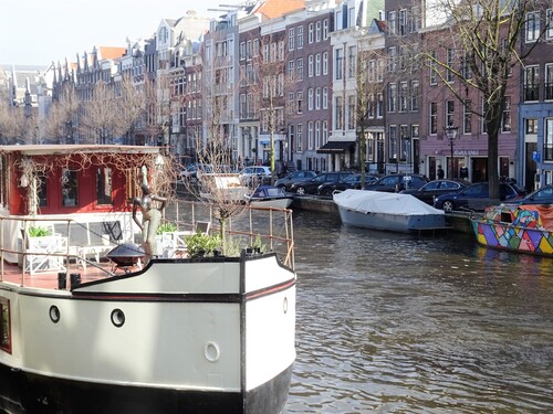 Autour du théaâtre Staddsschowburg à Amsterdam (Pays-Bas)