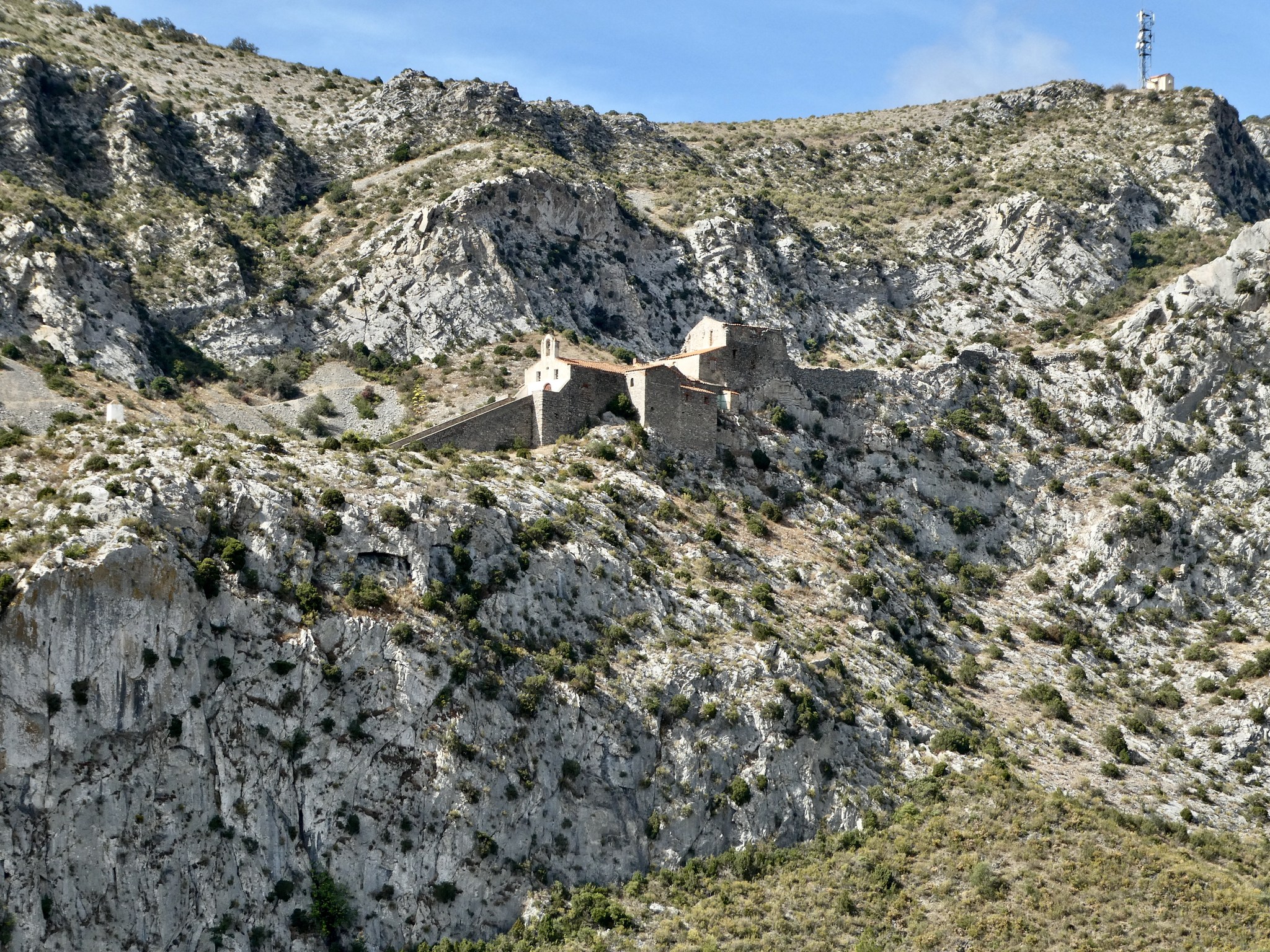 Peut être une image de montagne