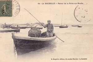 LA ROCHELLE - RETOUR DE LA PECHE AUX MOULES - BERGEVIN 180 - 1920