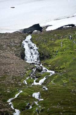 De Laugarhóll à Laugarhóll via Kaldalón