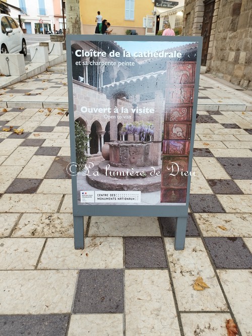 Fréjus, le cloître de la cathédrale saint Léonce