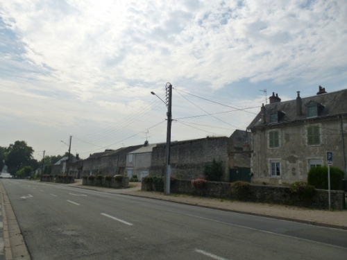 LES BORDS DE LOIRE A BEAUGENCY ET LE PONT .