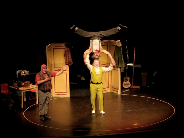 Les "Trois clowns" de la compagnie Les bleus de travail ont bien amusé les Châtillonnais  au Théâtre Gaston Bernard