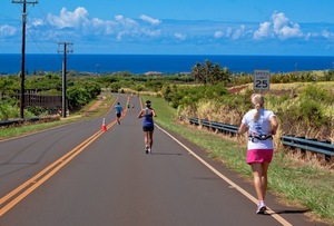 season marathon hawaii runners running