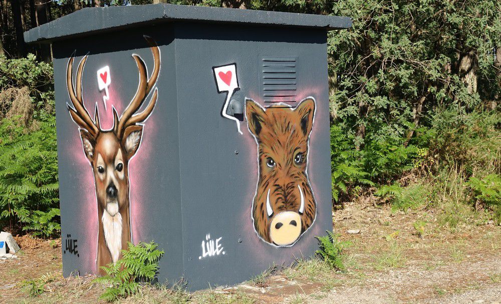Street-art dans la ville : animaux de la forêt...
