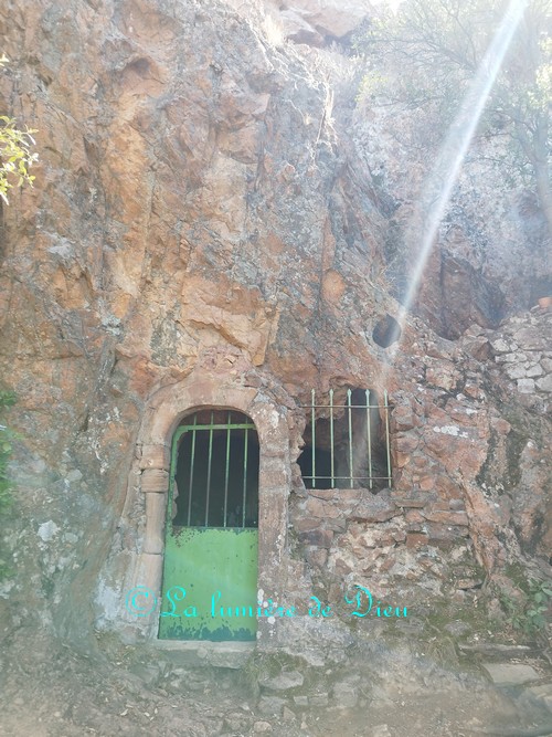 Saint Raphaël, la grotte saint Honorat (Sainte Baume)