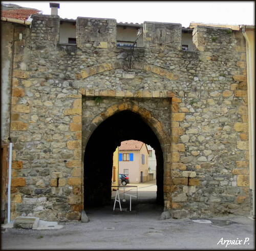 Tarascon sur Ariège, 09400    église et tour Saint Michel