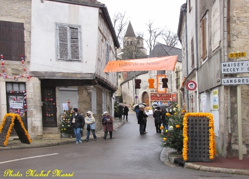 Les rues de Châtillon sur Seine étaient décorées magnifiquement pour la Saint Vincent Tournante des Crémants de Bourgogne 2013......