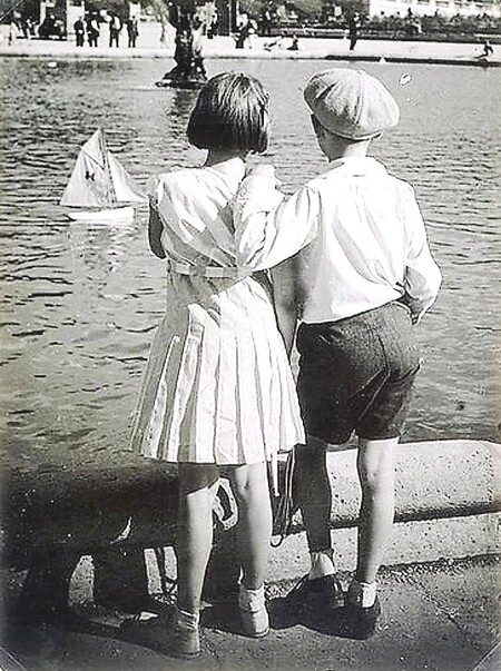 Premiers amours au Jardin du Luxembourg