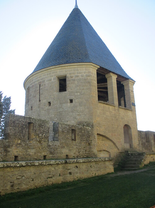 Tour de la Cité de Carcassonne par les Lices