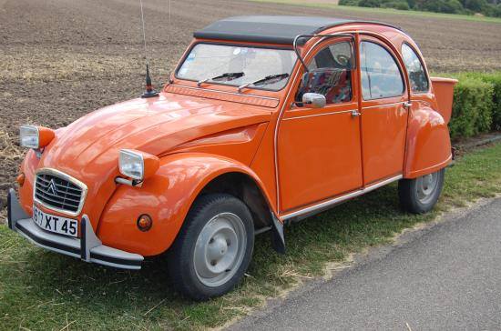 Photos  +  Cartes  Postales  2 cv