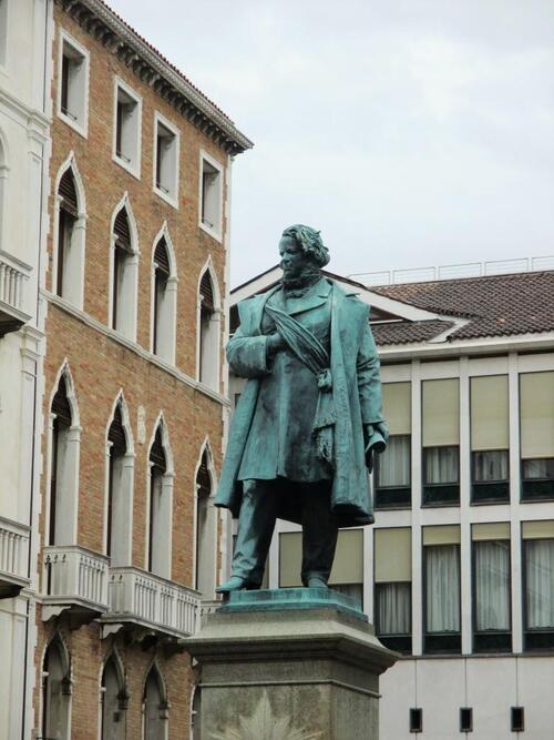 La statue de Daniele Manin à Venise