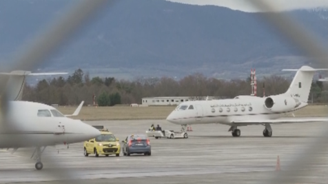 L'avion du président Bouteflika, de type Gulfstream 4S, à son arrivée à Cointrin.