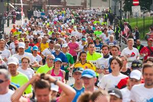 season marathon pologna cracow runners running 