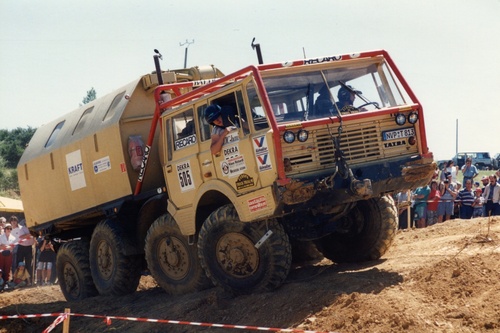 Camions tout terrain à Montesquieu Volvestre,automne 1994.