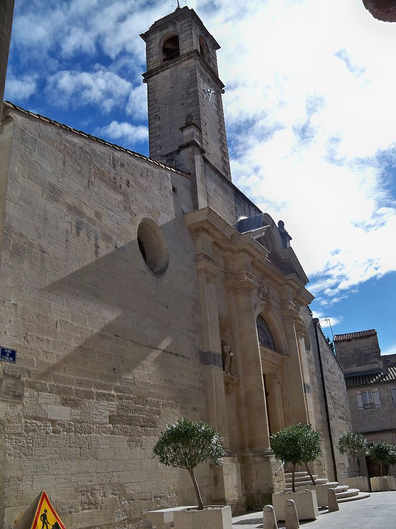 Aramon - facade église.jpg