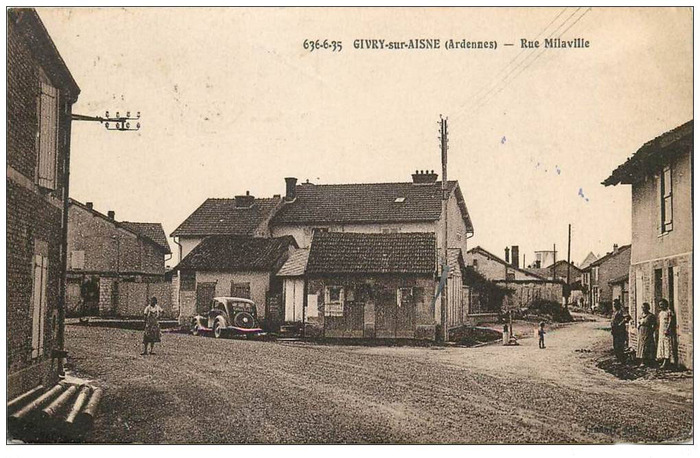 Carte postale de "Givry et sa rue de l’église"