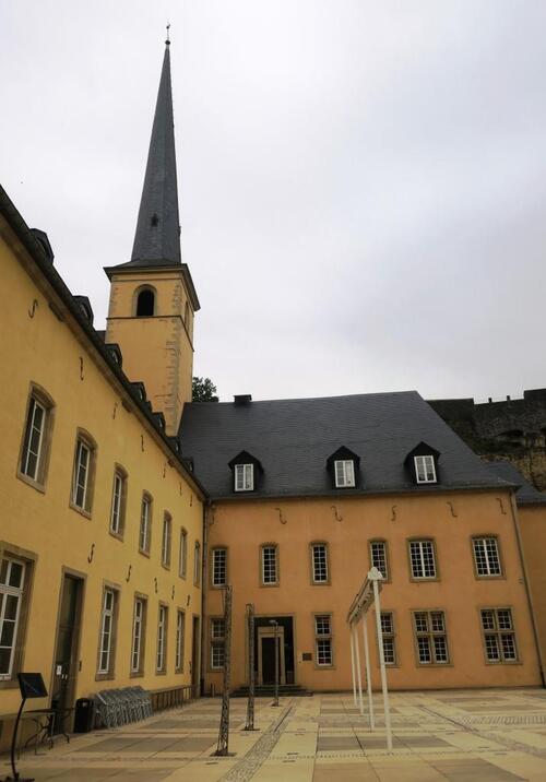 La cour de l'Abbaye de Neumünster à Luxembourg 