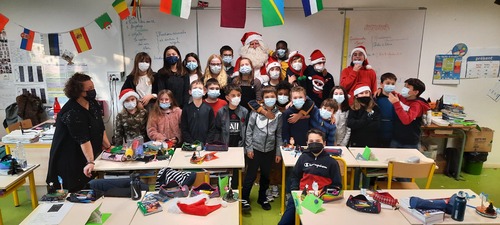Le Père Noël est passé à l'école Saint Joseph le 17 décembre