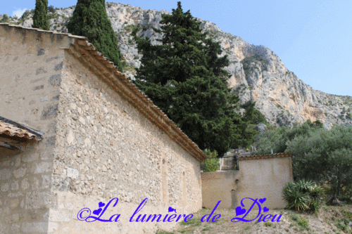 Moustiers Sainte Marie : La chapelle Sainte Anne