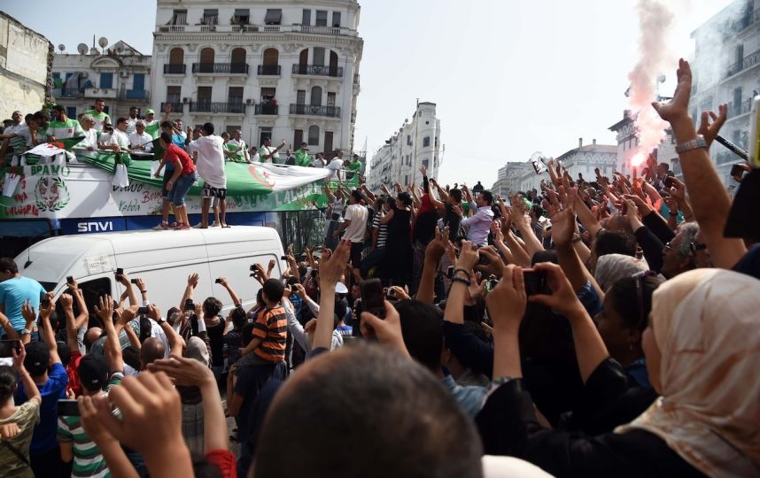 Mercredi 2.7.2014 parade de l\'EN dans les rues d\'Alger après le mundial 2014