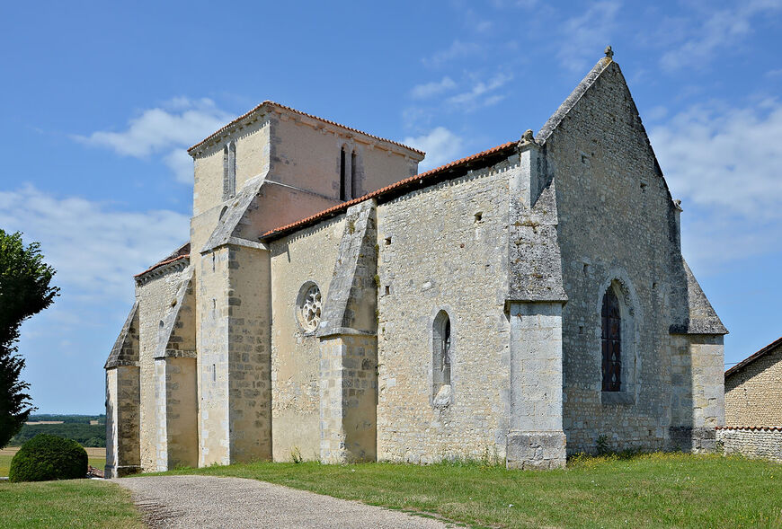 Brie-sous-Barbezieux Ãglise Vue sud-est 2013.jpg