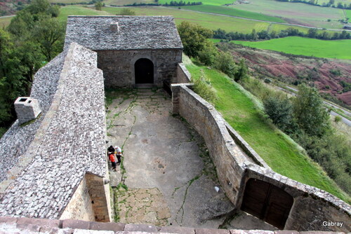 Gissac 12 : château de Montaigut ... n3