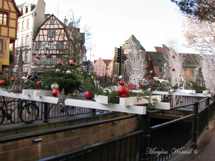 Au temps des marchés de Noël : Colmar Place de la Mairie etc.