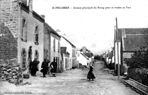 Ce dimanche matin , 4 septembre , nous avons marché 14 km à Saint Philibert .