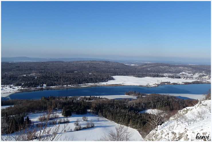 Le Pic de l'Aigle et le Lac d'Ilay