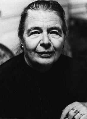 marguerite yourcenar - yuqmlZZHe2SxOlqiB-X3S-TOocs