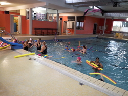 Activité piscine pour les élèves de cycle 2