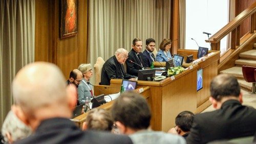 Prêtres et laïcs dans l’Église, les défis d’une marche commune