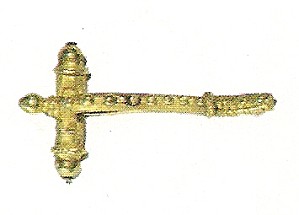 Fibule cruciforme en or (Trésor de Parme)