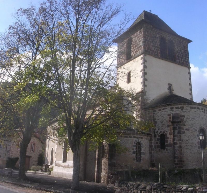 Eglise Sainte Foy Molompize 1.JPG